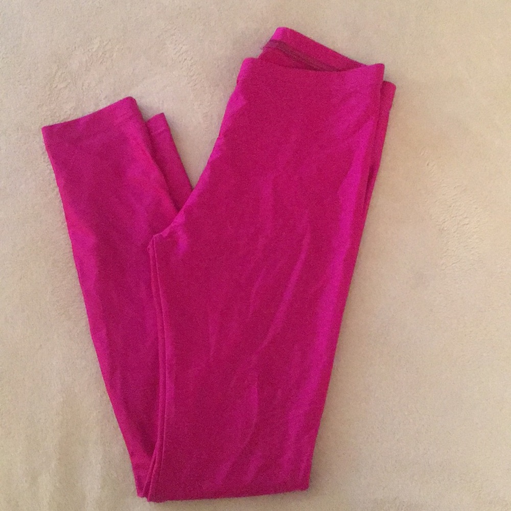 Shiny magenta stretch pants